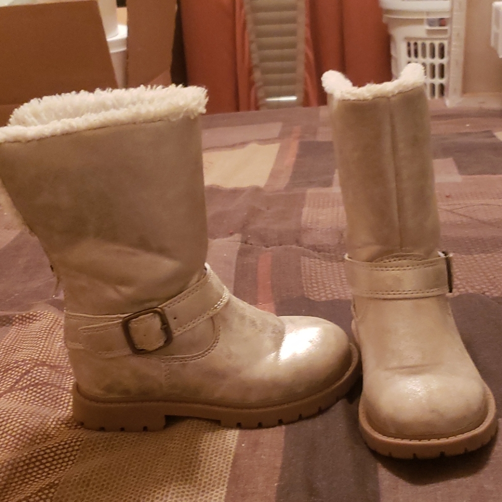 Shoes - Picture 2 of 3